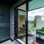 Modern Apartment In Old Trafford, Balcony, Sleeps6