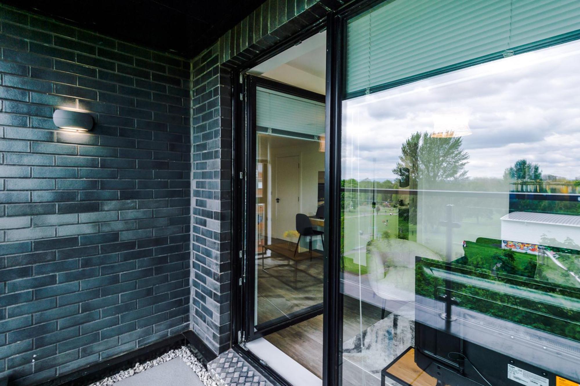 Apartment Modern In Old Trafford, Balcony, Sleeps6 *